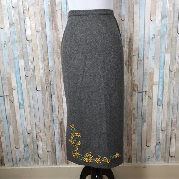 Dolce Gabbana D&G Embroidered Wool Pencil Skirt - Picture 2 of 8